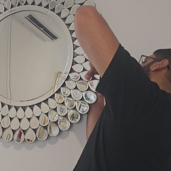 Video provided by Shopify App SwipeUp